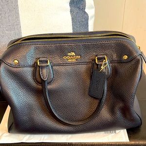 Women’s coach purse never been used